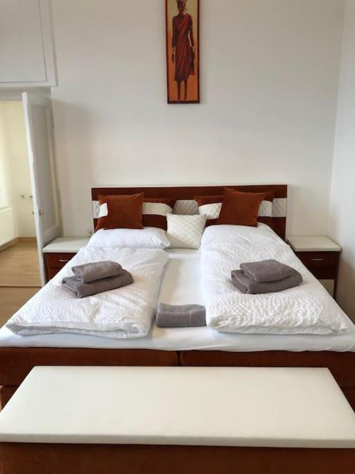 Apartmenthaus Am Bahnhof Детмолд Екстериор снимка