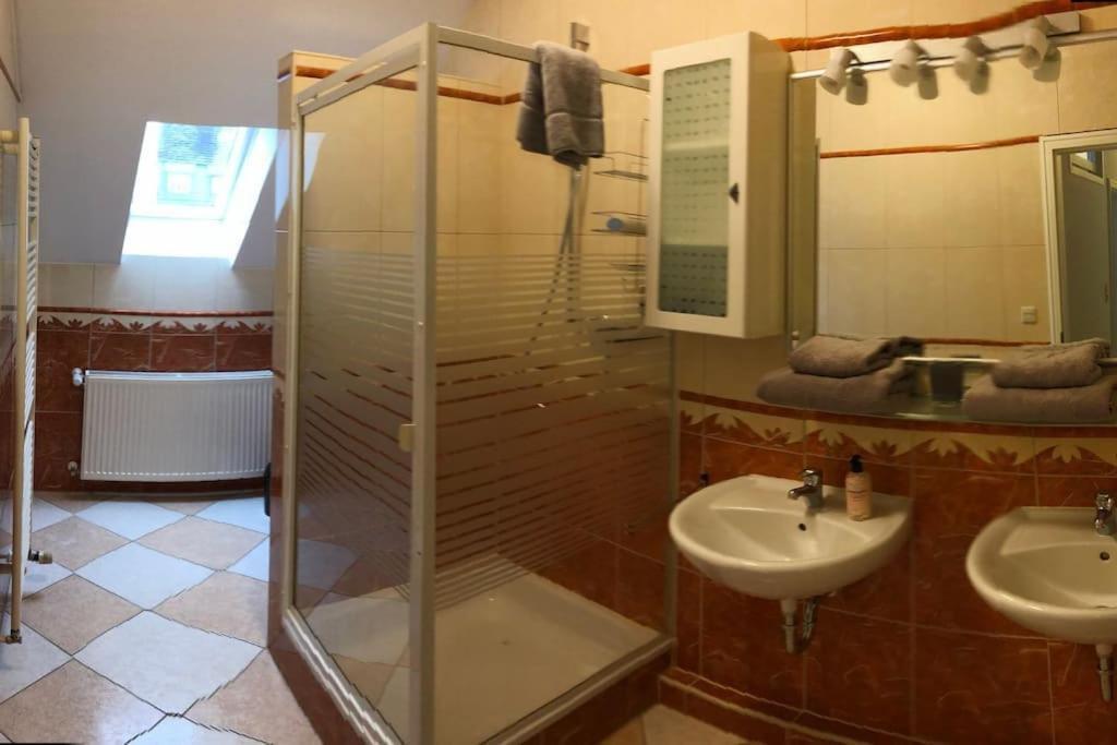 Apartmenthaus Am Bahnhof Детмолд Екстериор снимка