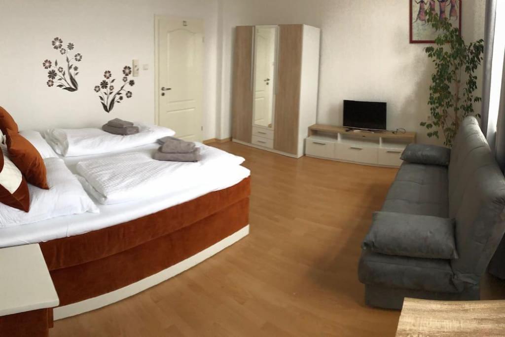Apartmenthaus Am Bahnhof Детмолд Екстериор снимка