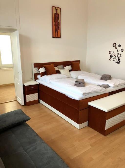 Apartmenthaus Am Bahnhof Детмолд Екстериор снимка