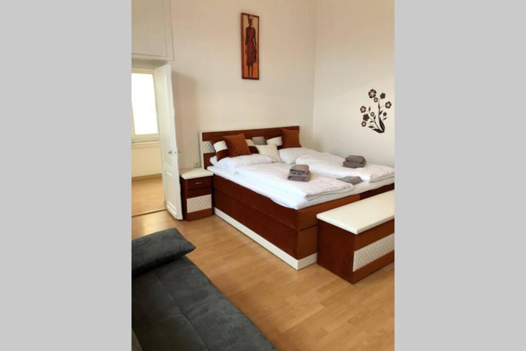 Apartmenthaus Am Bahnhof Детмолд Екстериор снимка