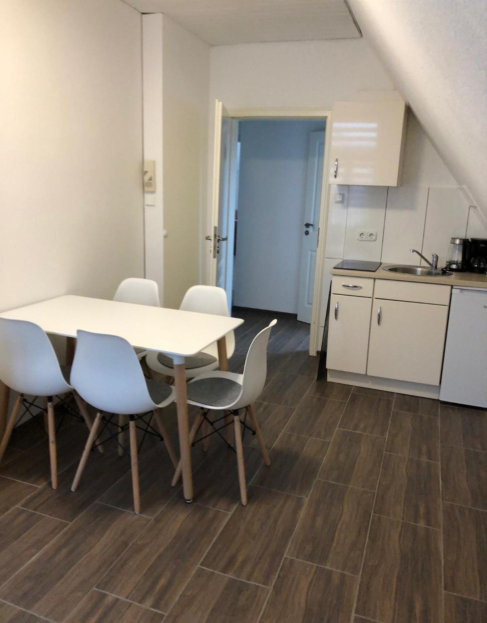 Apartmenthaus Am Bahnhof Детмолд Екстериор снимка