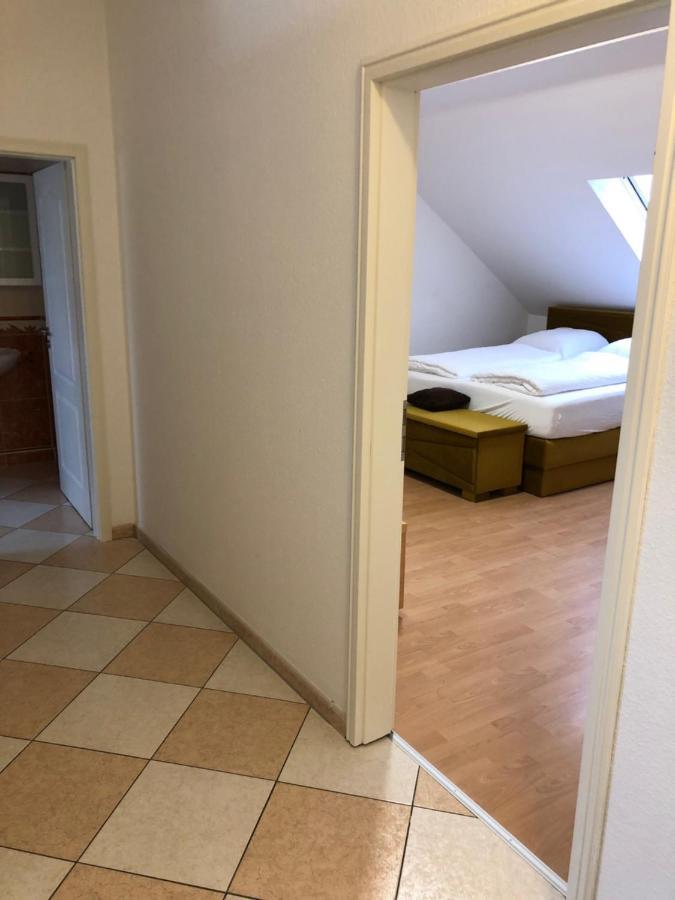 Apartmenthaus Am Bahnhof Детмолд Екстериор снимка