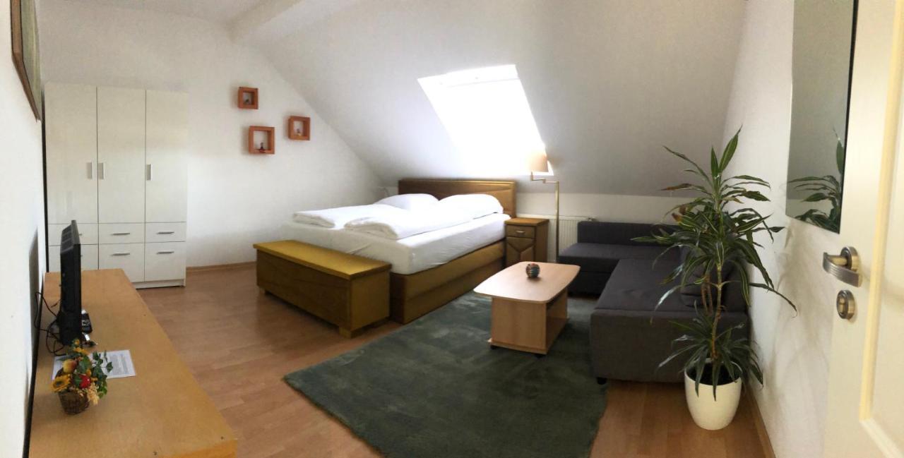 Apartmenthaus Am Bahnhof Детмолд Екстериор снимка